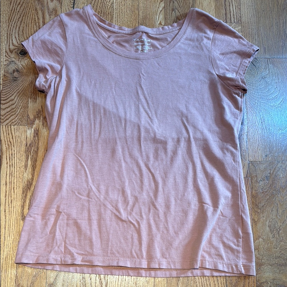 Tahari Essential T-shirt peach color size M